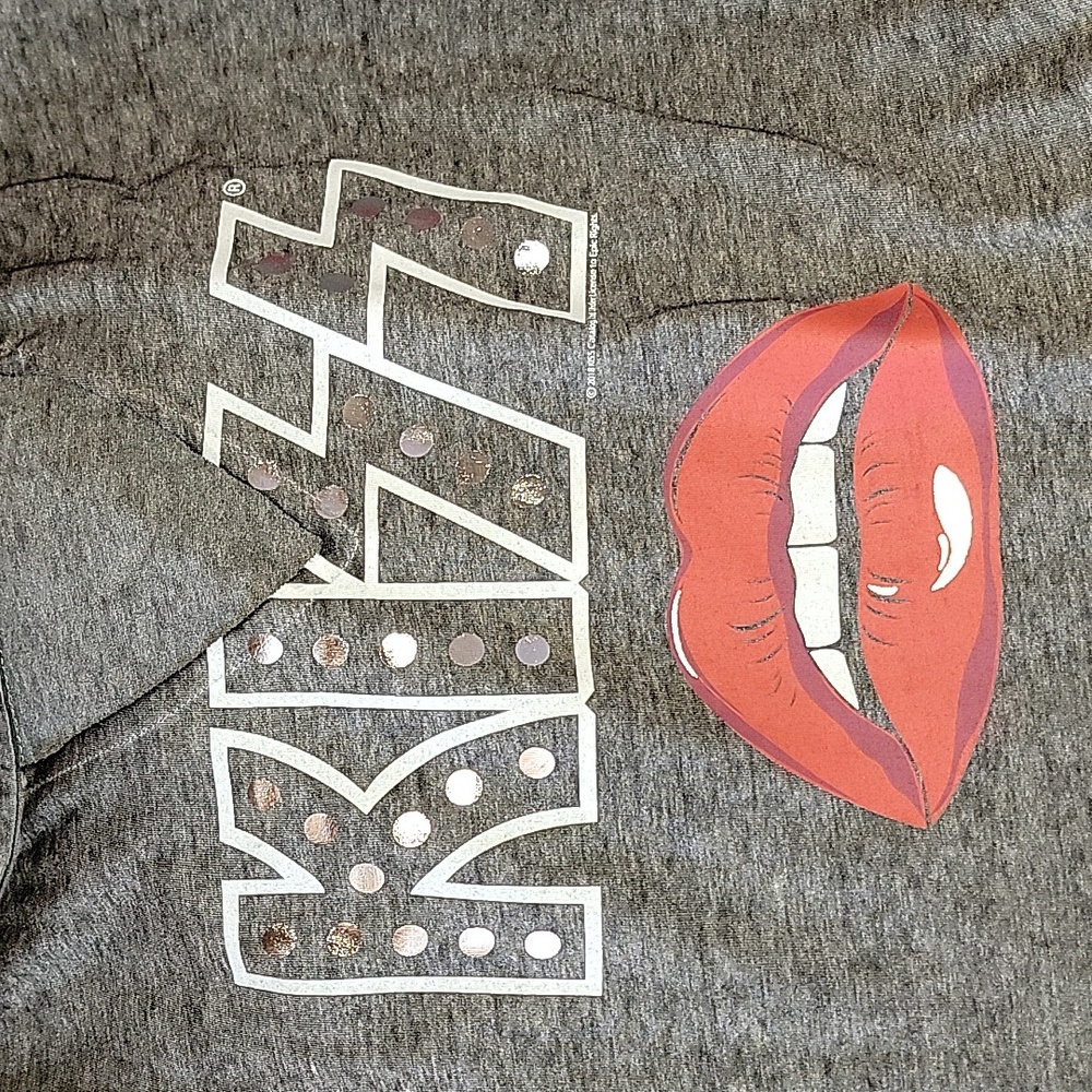 Rock and Republic key hole neckline Kiss top gray silver red size XL - Picture 2 of 8